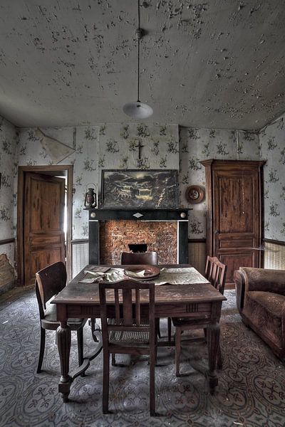 Urbex verlassenes Bauernhaus mit Verfall. von Dyon Koning