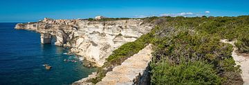 Uitzicht op Bonifacio, Corsica van Emel Malms