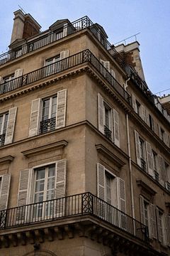 Corner Structure | Paris | France Travel Photography by Dohi Media