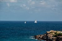 Segelschiffe vor Cala Llenya