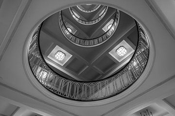 Architecturale elegantie - perspectieven in het trappenhuis van Karsten Rahn