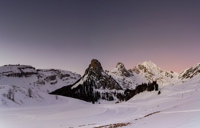Dageraad en zonsopgang op de Gitschenen in het kanton Uri van Martin Steiner