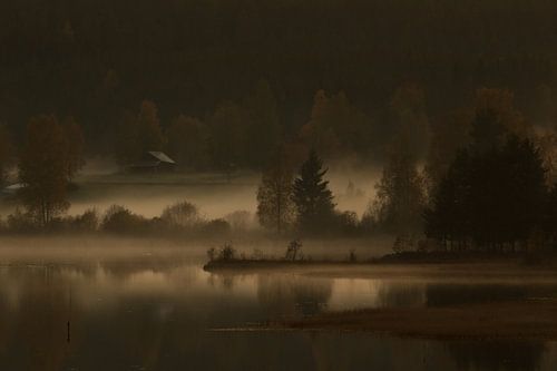 Nebliger Sonnenuntergang