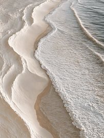 Beach & waves by Art in color