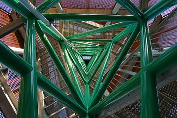 Staalconstructie van de Mariatoren in hapert van tiny brok