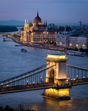 Evening in Budapest by Jeroen Linnenkamp
