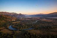 Prachtig uitzicht tijdens een luchtballonvaart in Laos van Yvette Baur thumbnail