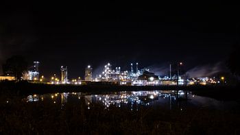 Chemische Industrie 's & nächtliche Reflektionen