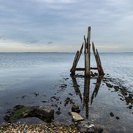 Ein Poller bei Brouwershaven. von Rijk van de Kaa