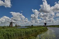 Kinderdijk met typisch Hollands schilderslicht en lucht