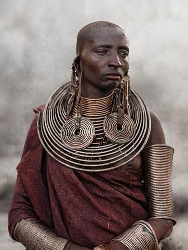 Porträt einer Massai-Frau um 1900
