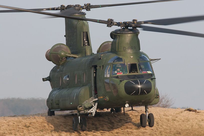 Chinook op Gilze rijen van Nico van Remmerden