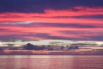 Rosa Sonnenuntergang in Neukaledonien