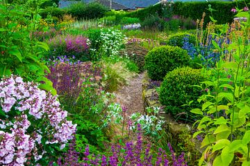 Dove Cottage Garten, Halifax, England von Lieuwe J. Zander