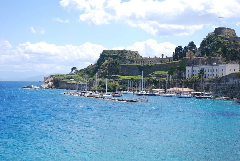 De haven van Corfu stad op het Griekseeiland Corfu von Ingrid Van Maurik