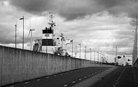 De sluizen IJmuiden in zwart wit