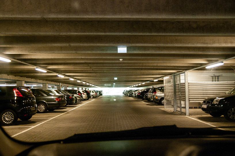 Parkplatz, Tiefgarage von Norbert Sülzner