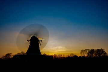  Bolwerks moulin à Deventer au coucher du soleil (Les Pays-Bas) sur Ardi Mulder