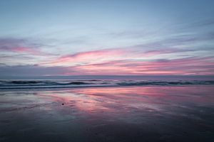 Zonsondergang aan zee von Peter Bruijn
