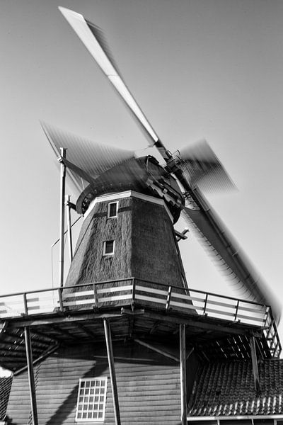 Moulin à vent De Rat dans la ville d'IJlst en Frise. Wout Kok One2expose Photography. par Wout Kok