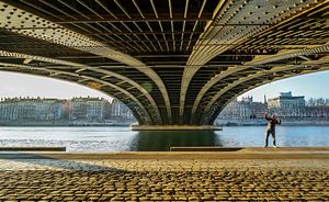 Selfie under the bridge sur Steven Groothuismink
