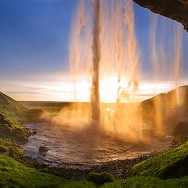 Icelandic waterfall sur Vincent Xeridat