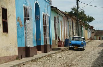 Cuba blue car