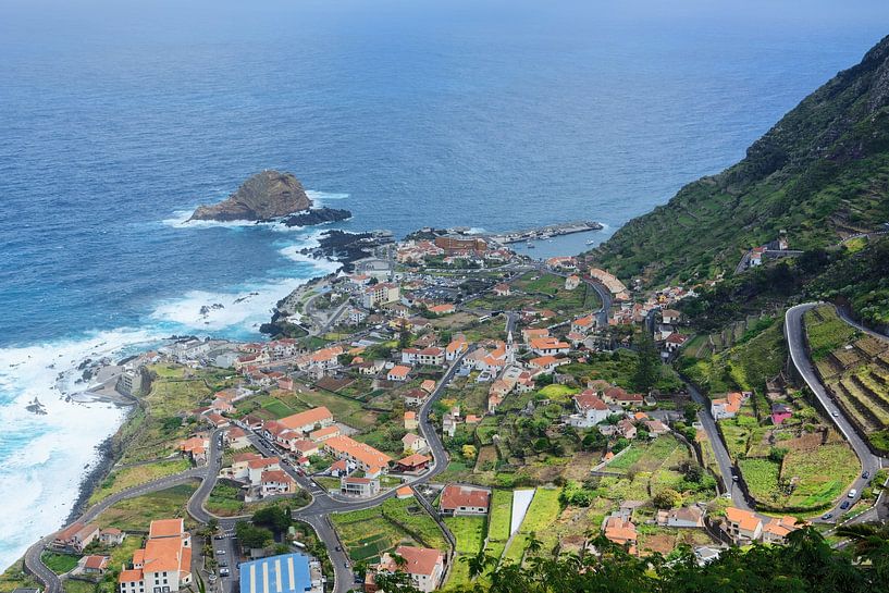 Vue sur Porto Moniz - Madère par Gisela Scheffbuch