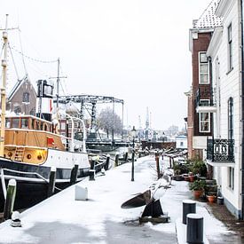 Maassluis sous la neige sur Maurice Verschuur