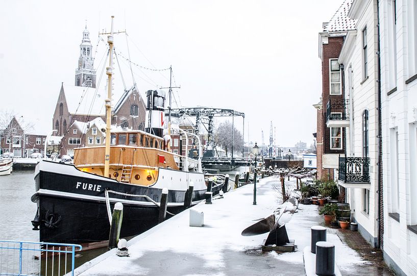 Maassluis onder het sneeuw van Maurice Verschuur