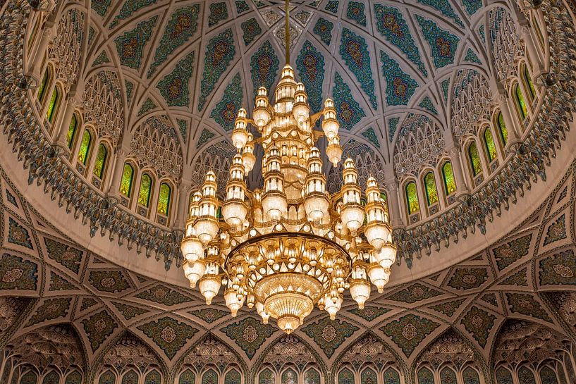 Kronleuchter in der Sultan-Qaboos-Moschee von Antwan Janssen