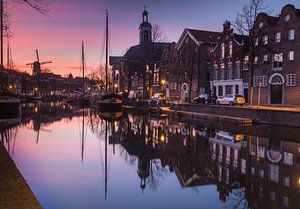 Lange Haven Schiedam bij zonsondergang van Ilya Korzelius