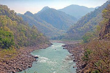 De heilige river de Ganges bij Laxman Jhula in India van Eye on You