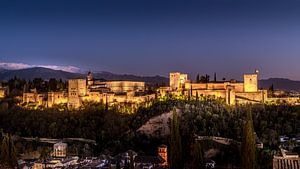 Alhambra bei Nacht