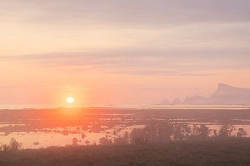 Soleil de la Saint-Jean en Norvège sur Karla Leeftink