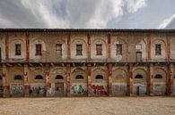Verlassene Kaserne in Voghera, Piemont, Italien von Joost Adriaanse Miniaturansicht