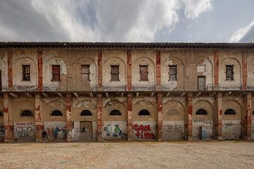 Verlaten kazerne van Voghera, Piemont, Italie