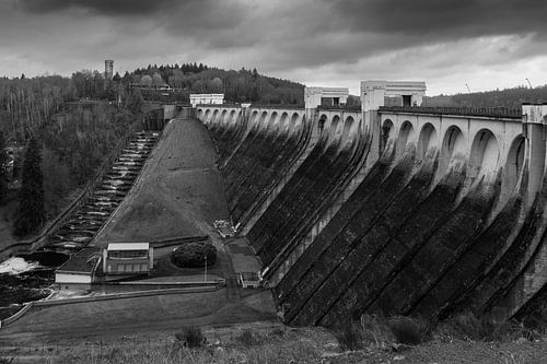 Barrage de la Vesdre, paysage en noir et blanc, Belgique sur Imladris Images
