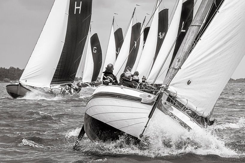 Skûtsjes just after the start on their way to the top buoy by ThomasVaer Tom Coehoorn