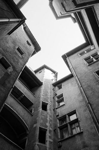 Traboule Interior in Lyon - Architectural Photography