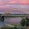 Waalbrücke bei Nijmegen mit schönem Himmel von Anton de Zeeuw