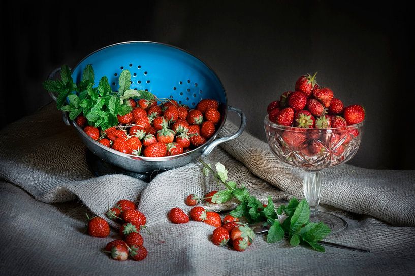 Still life with blue bowl and strawberries - by Marianne van der Zee