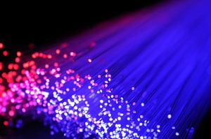 Faseroptische Lichter in blau und rot