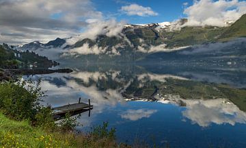 Uitzicht over de Hardangerfjord van Adelheid Smitt