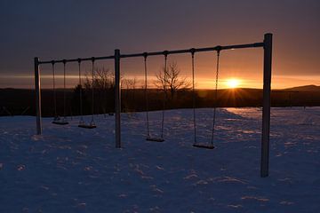Ein Sonnenaufgang an einem kalten Morgen im Februar von Claude Laprise