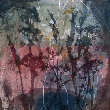 Moderne abstracte botanische kunst. Bloemen en planten in roze, blauw en grijs van Dina Dankers