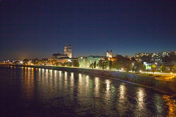 Maagdenburg bij nacht van t.ART