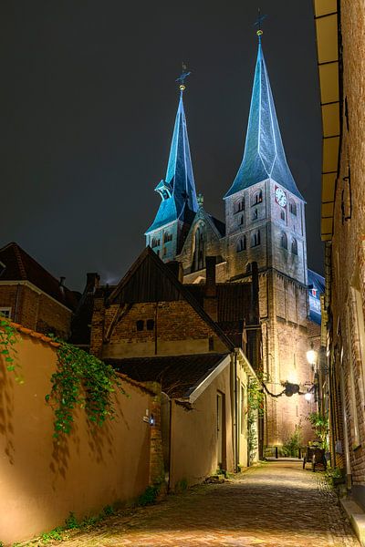 Deventer Winterabend Straßenansicht an der Bergkirche von Sjoerd van der Wal Fotografie