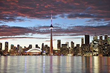 Toronto city view by sunset sur Ilona de Vries