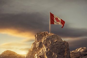 Wehende kanadische Flagge auf Bergspitze von Besa Art